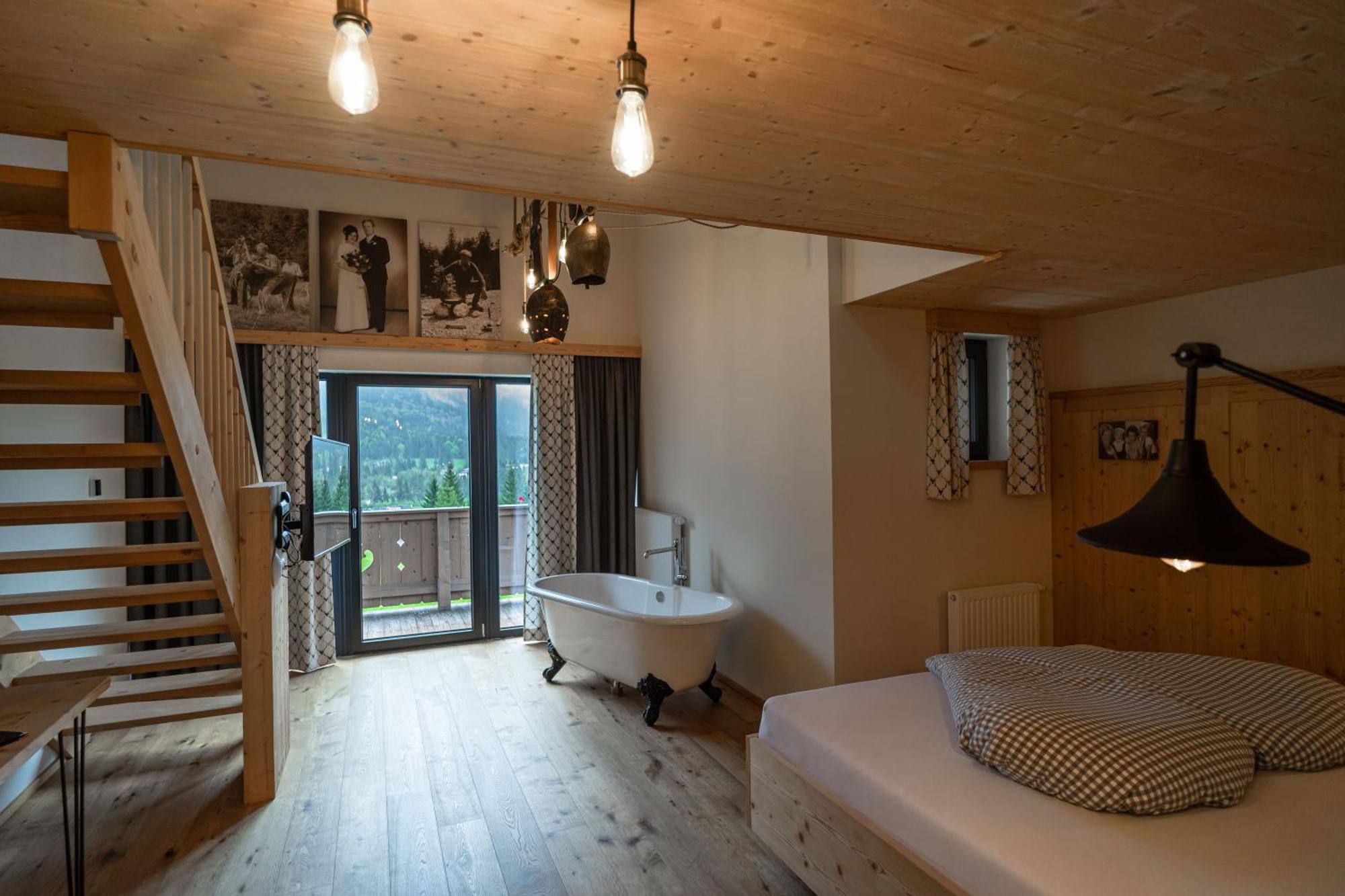 Hotel Landhaus Tirolerherz Sankt Ulrich am Pillersee Rom bilde