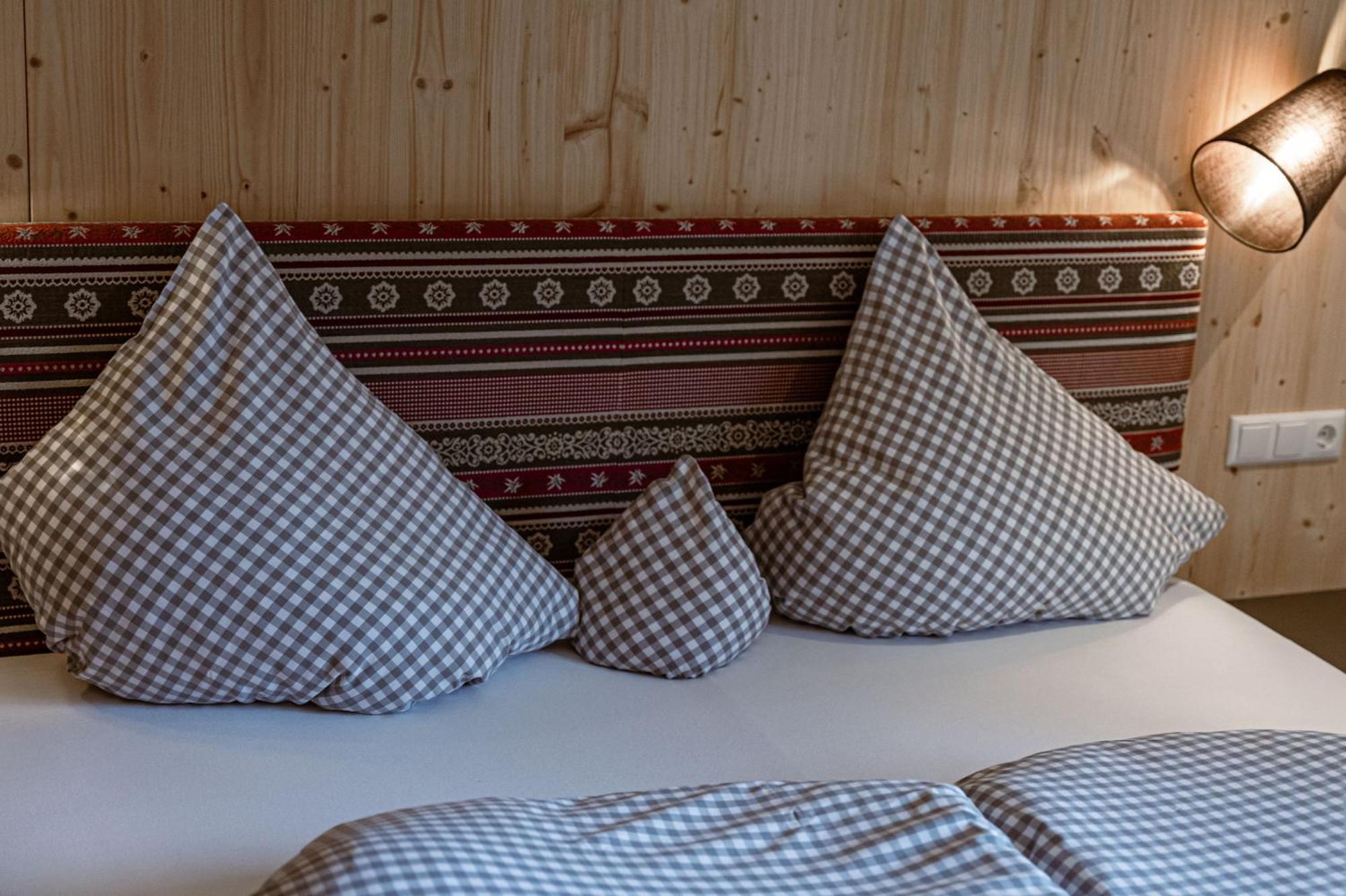Hotel Landhaus Tirolerherz Sankt Ulrich am Pillersee Rom bilde