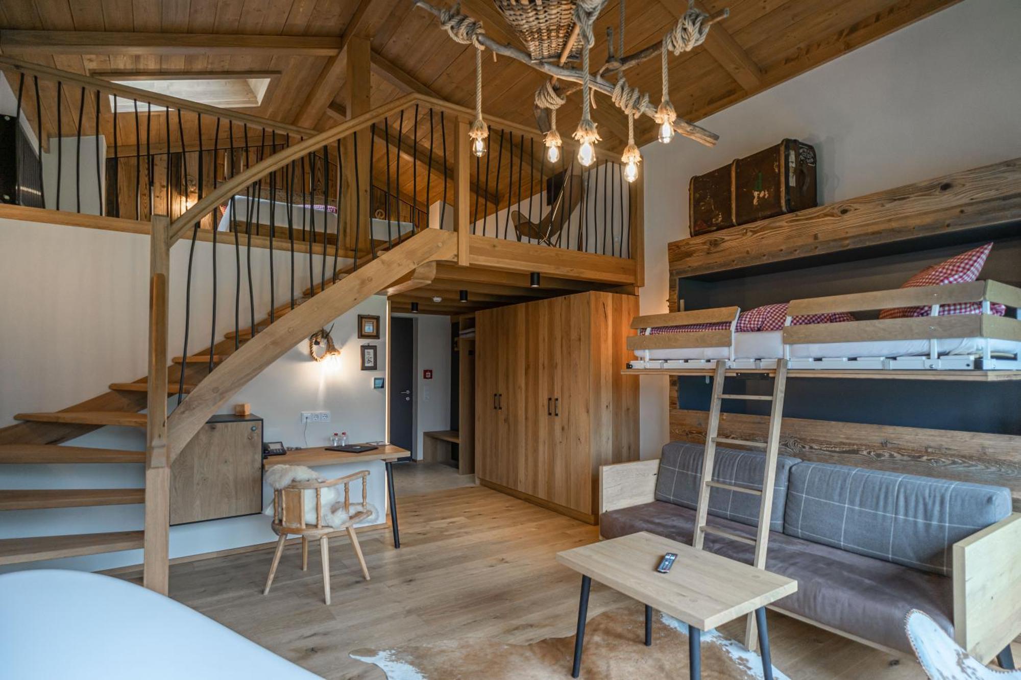 Hotel Landhaus Tirolerherz Sankt Ulrich am Pillersee Rom bilde